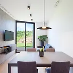 Larya House