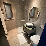아파트 Larya House *