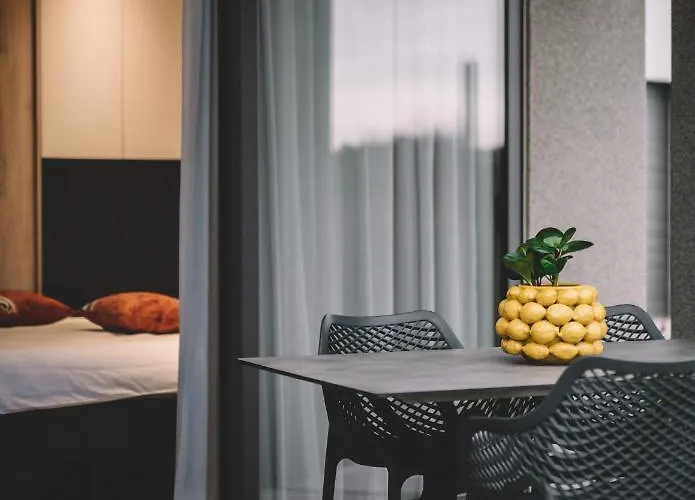 Larya House * Dobrovo