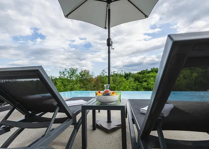 Larya House Lejlighed Dobrovo